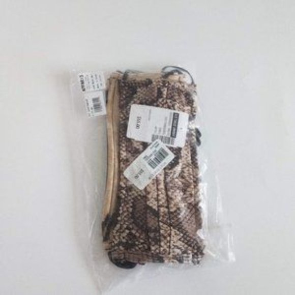 New Apparis Winnie Tan Leopard, Tiger & Python 3 PCS Face Non Medical Masks - Picture 6 of 7
